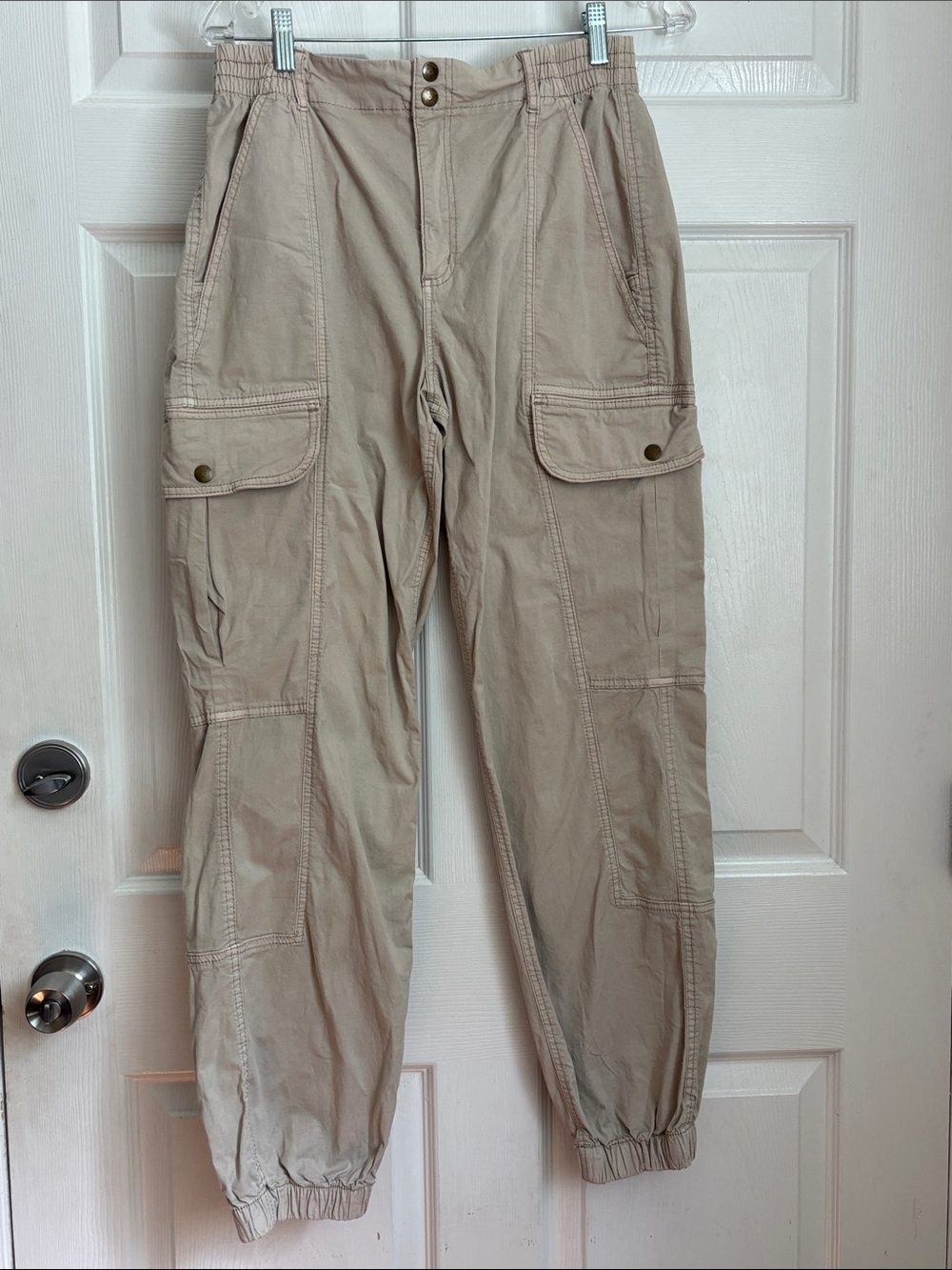 Garage Khaki Cargo Jogger Pants Size Medium cotton stretch lots of pockets